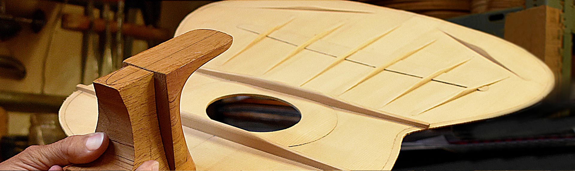 guitarra de madera