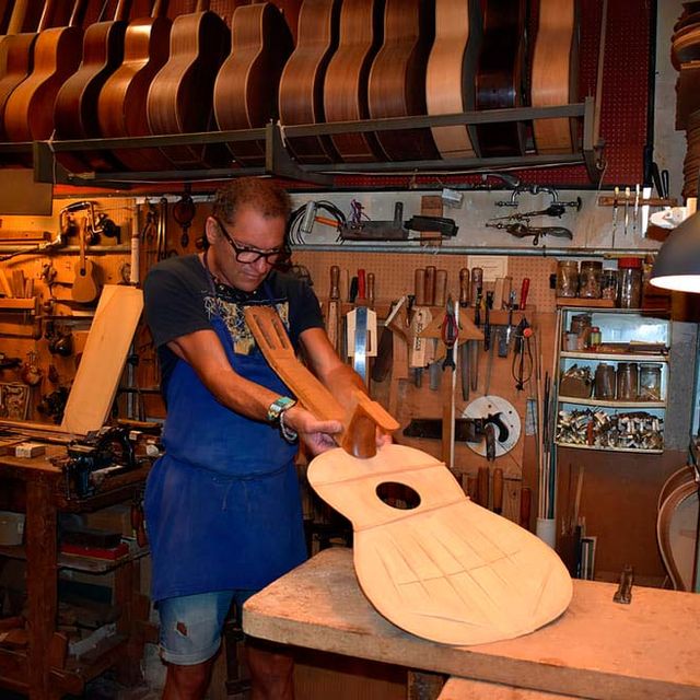 Guitarras Manzanero fabricación de guitarra