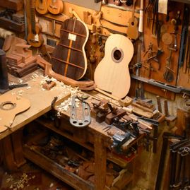 Guitarras Manzanero taller de guitarras